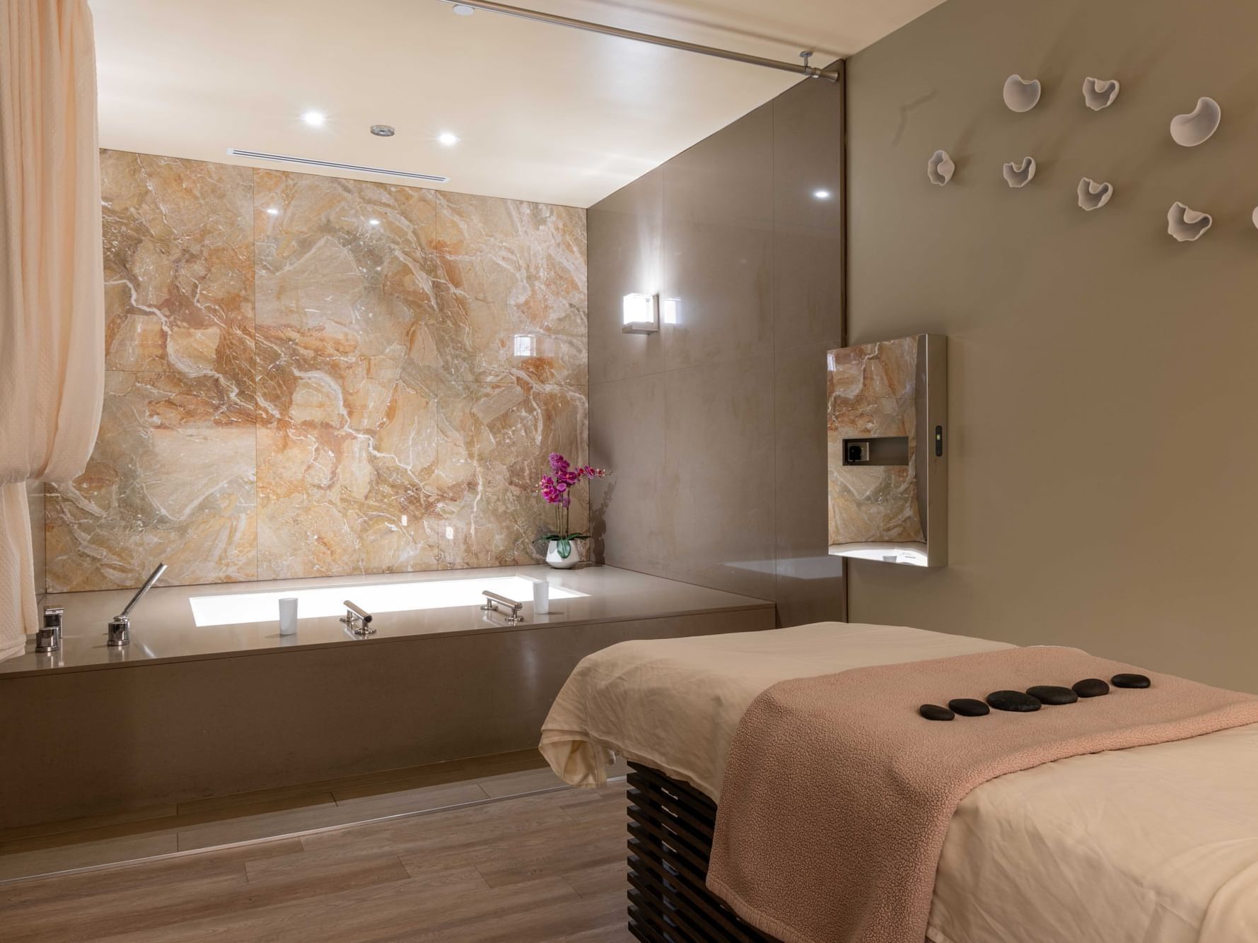 Crystal Russian Spa Room Lounge Suite